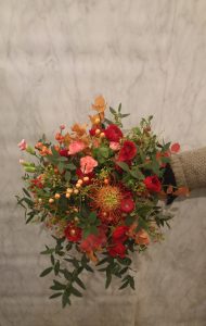 Bouquet de fleurs fraîches orange automne, protea fleur exotique