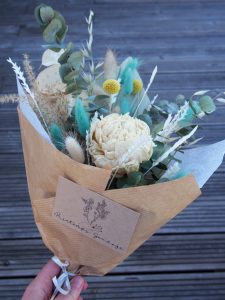 Bouquet pivoine turquoise craspedia