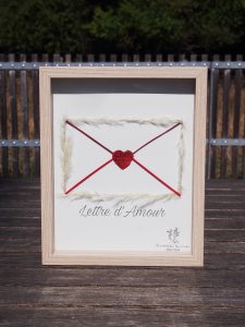 cadre vitrine lettre d'amour, collage de fleurs séchées