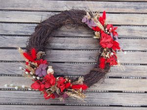 Couronne de l'Avant et de Noël, en rouge et dorée